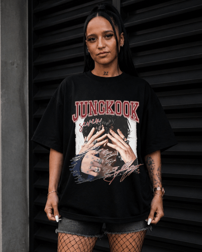 T-shirt Jungkook Seven preta - mockup principal - SuDrops