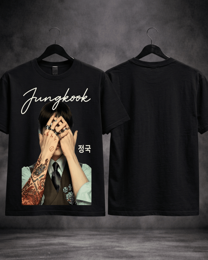 T-shirt Jungkook Tattoo Edition preta frente e costas - SuDrops