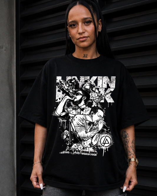 T-shirt Linkin Park From Zero World Tour Edition preta em modelo feminino - SuDrops
