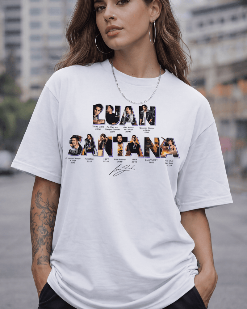 T-shirt Luan Santana Discografia branca - mockup principal - Sudrops